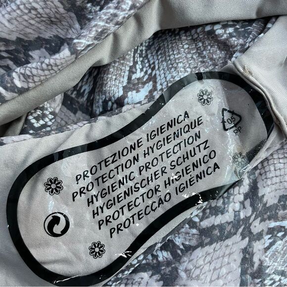 Good American Barely There One-Piece Swimsuit in Sand Snake Size XL NEW - Picture 12 of 12